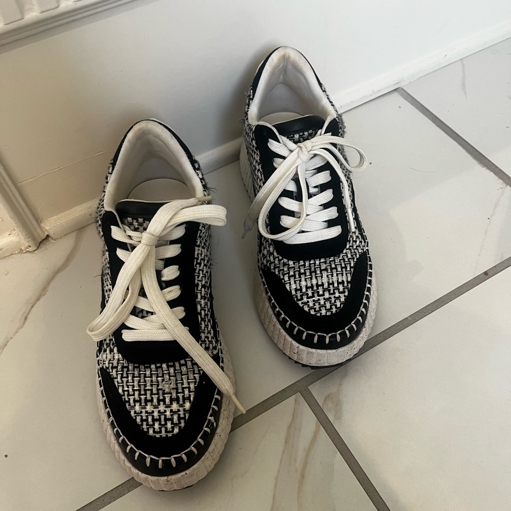 Universal Thread Black and White Sneakers